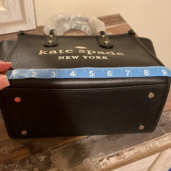 NWT Kate Spade Ella Small Black Pebbled Leather White Logo Crossbody Handbag - Picture 7 of 9